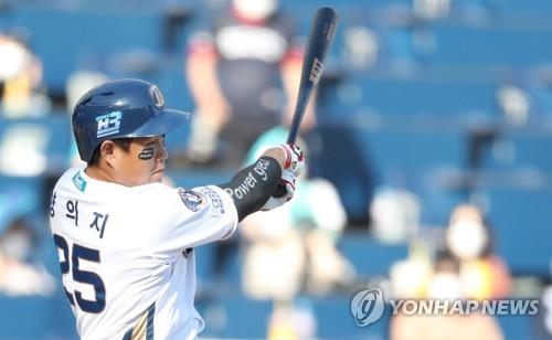 SSG 최정 개인 통산 400홈런 폭발…두산 미란다 시즌 221탈삼진(종합)