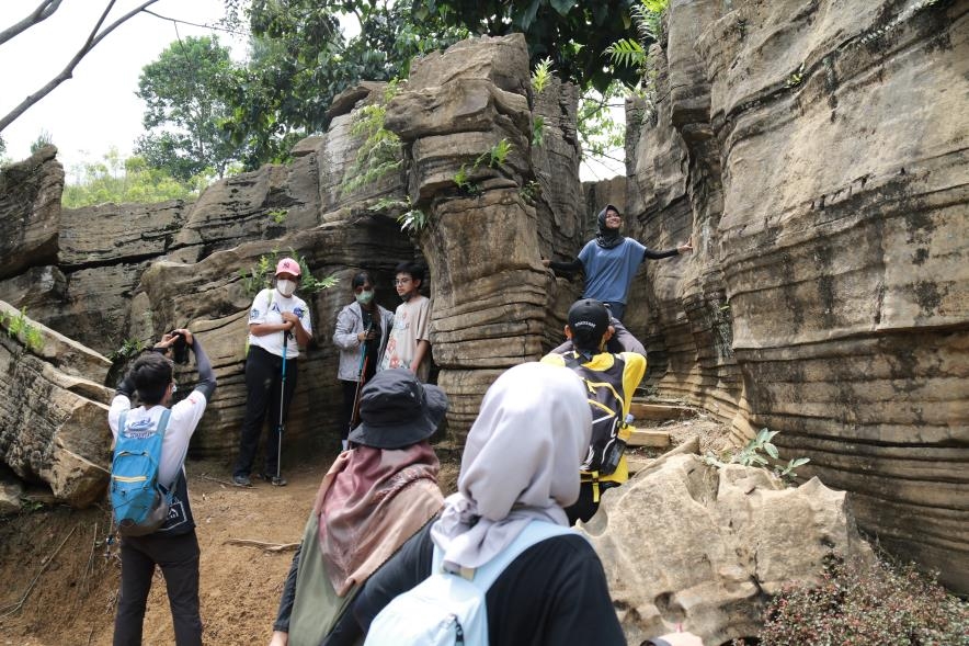 [잘란 잘란] 인도네시아 논길 트레킹 인기…동굴·폭포 감상