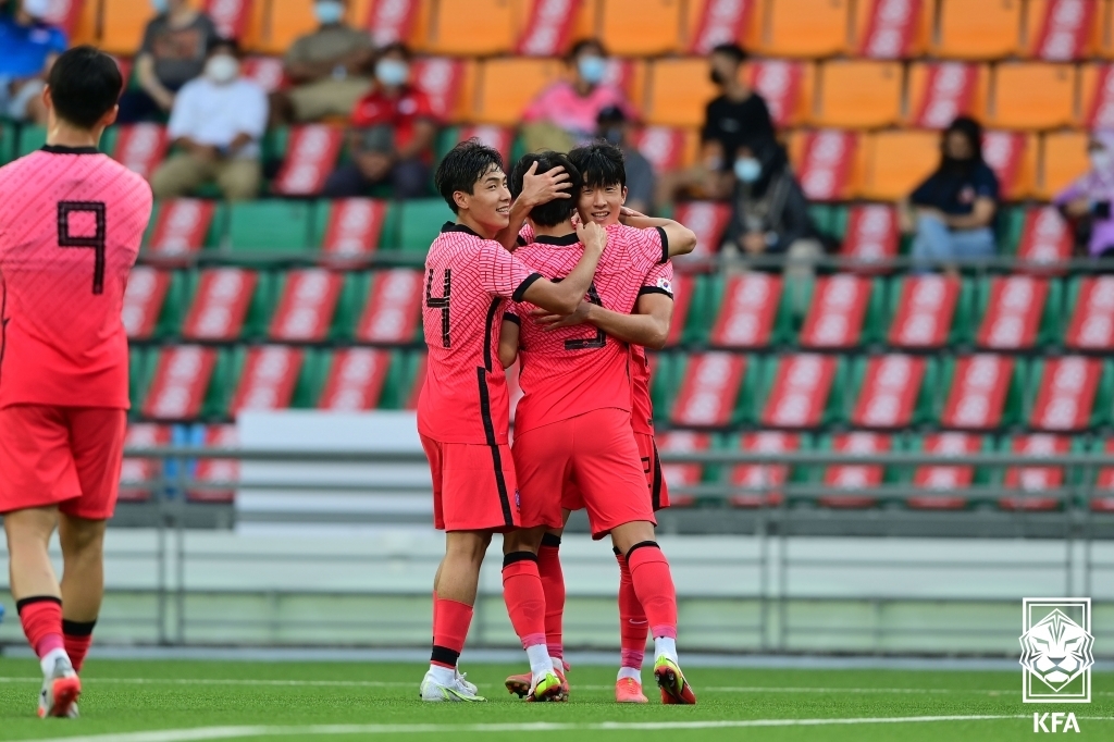 '첫선 황선홍호' 필리핀에 3-0 승리…이규혁·고재현 1골1도움