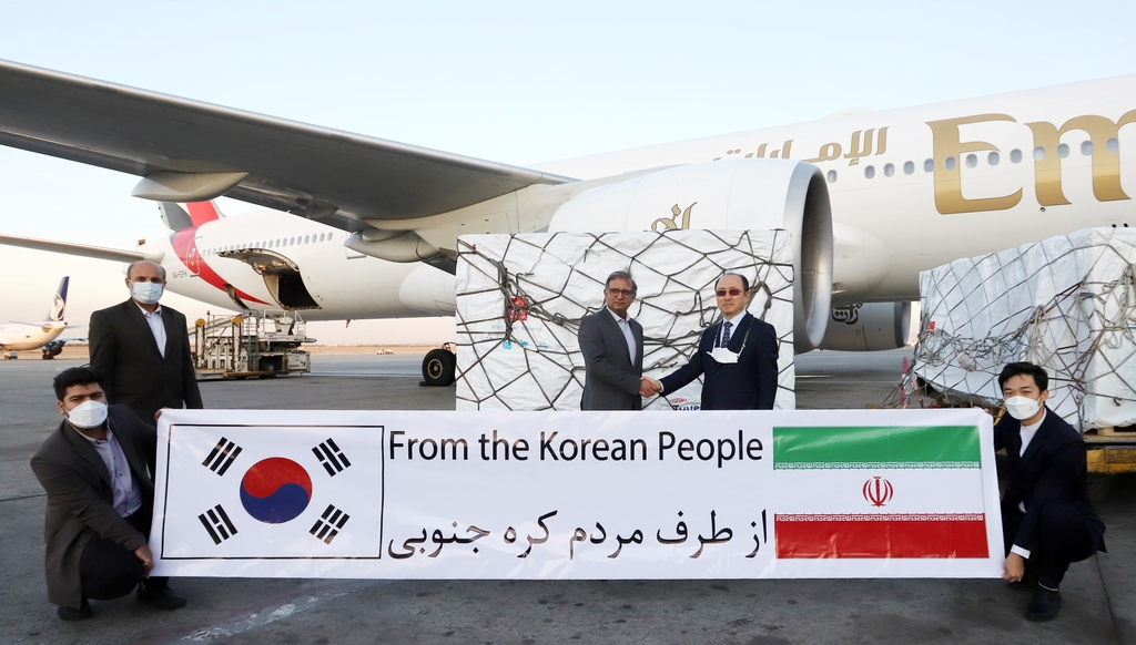 한국 공여 AZ 백신 100만회분 이란 테헤란 공항 도착