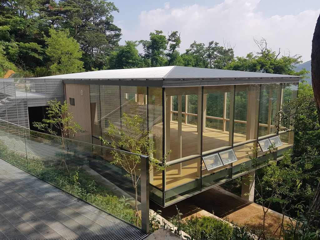 군 초소의 변신…인왕산 숲속쉼터 다음달 중순 개방 | 한국경제 군 초소의 변신…인왕산 숲속쉼터 다음달 중순 개방