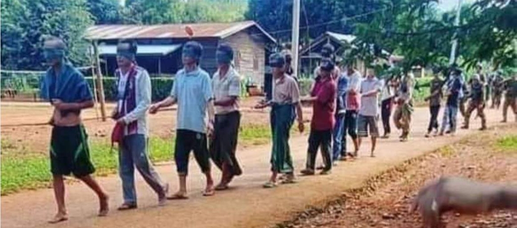 포격과 방화로 160채 불태우고 민간인 '인간방패' 삼은 미얀마군