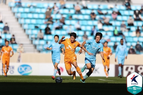 '이동경 결승골' 울산, 수원FC 3-2 제압…전북과 승점 동률 유지(종합2보)