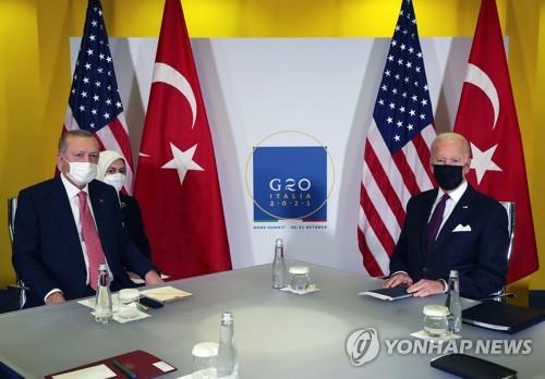 바이든-에르도안 G20서 회담…러 미사일·인권문제 등 논의