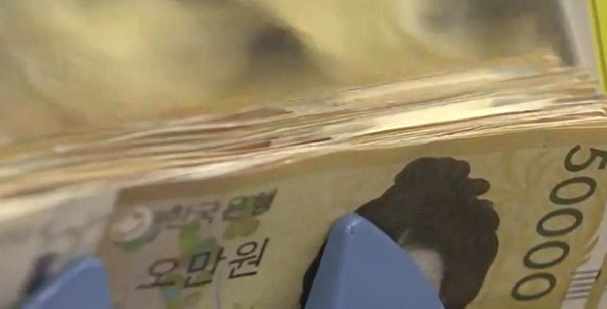 현금 어디로 갔나…금고 판매 늘고, 5만원권 환수율 급락