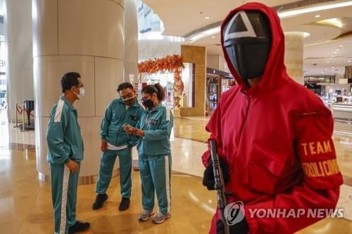 "`오징어 게임` 코스프레 `절대금지`"…미유럽 학교 속속 금지령