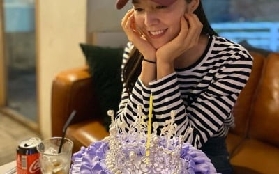 '정조국♥' 김성은, 여왕이 따로 없네…왕관 케이크 선물 받고 "신남" [TEN★]