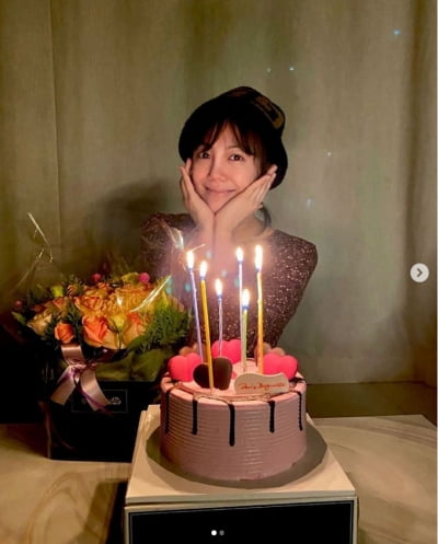 고은아, 생일 케이크 행복한 미소..."다들 고마워요"[TEN★]