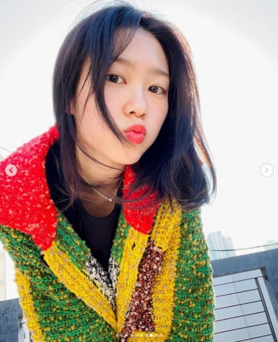 오마이걸 지호, 태양아래 반사되는 예쁨...귀염 뽀작[TEN★]