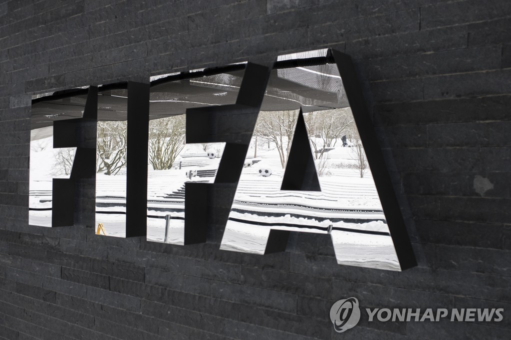 '월드컵 격년 개최' 추진하는 FIFA, 각국 사령탑 의견 듣는다