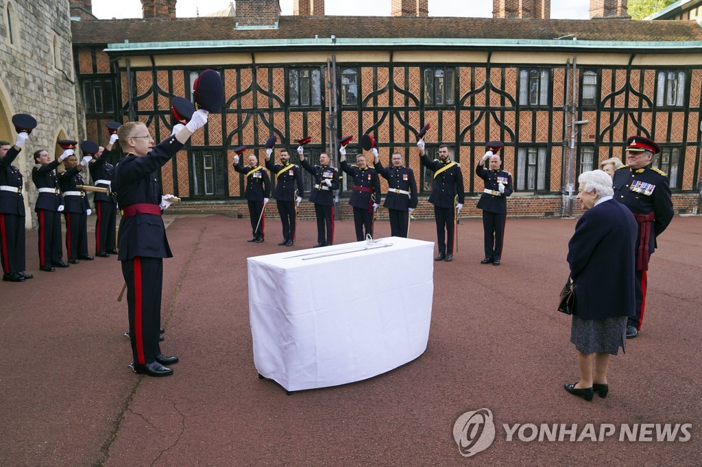 [월드&포토] '노익장상' 거절한 95세 영국 여왕의 노익장