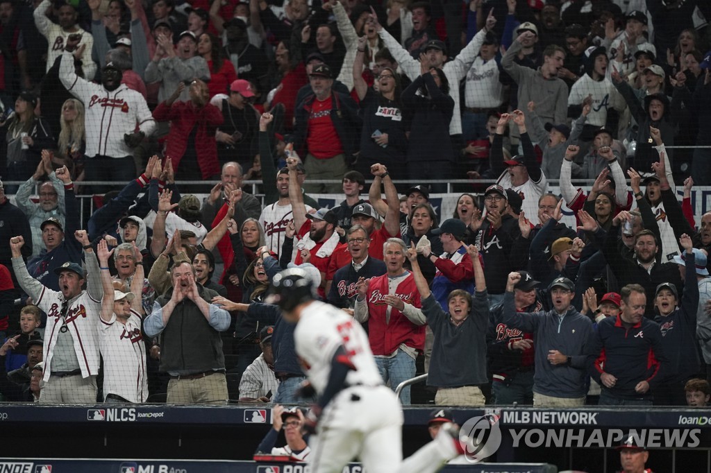 보스턴, PS 최초로 1∼2회 연속 만루포…애틀랜타 NLCS 기선제압(종합)