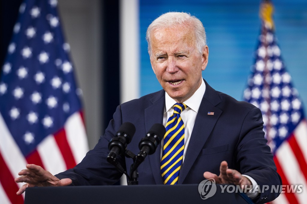 바이든, 물가상승·물류대란에도 "경제 돌아오고 있어"