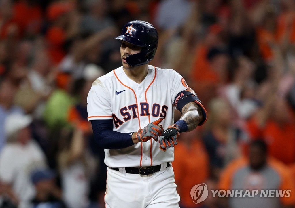 알투베 동점포+코레아 역전포…휴스턴, ALCS 기선제압
