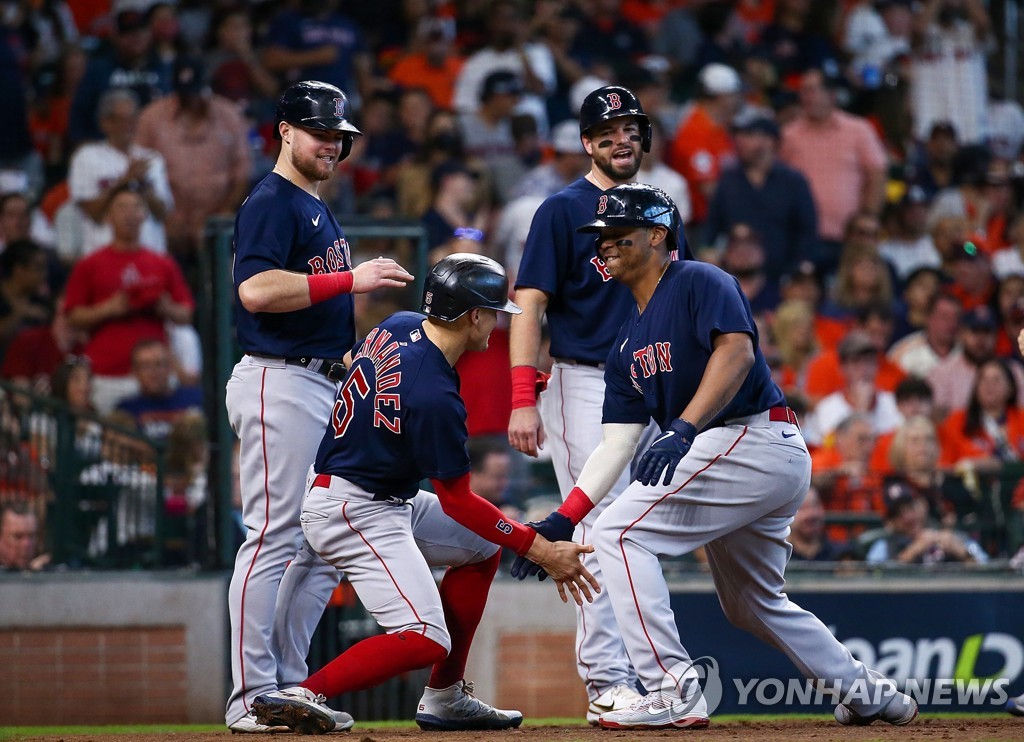 보스턴, MLB PS 최초 1∼2회 연속 만루포…ALCS 1승 1패