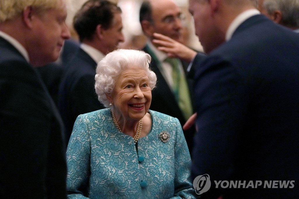 [월드&포토] '노익장상' 거절한 95세 영국 여왕의 노익장