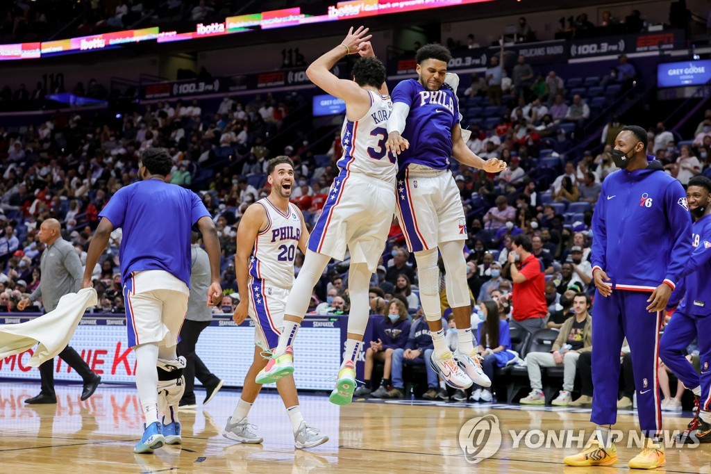 '요키치 27점' 덴버, 개막전서 피닉스에 PO 스윕패 설욕