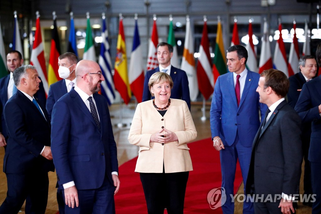 메르켈, 마지막 EU 정상회의서 '환송' 기립박수 받아(종합)