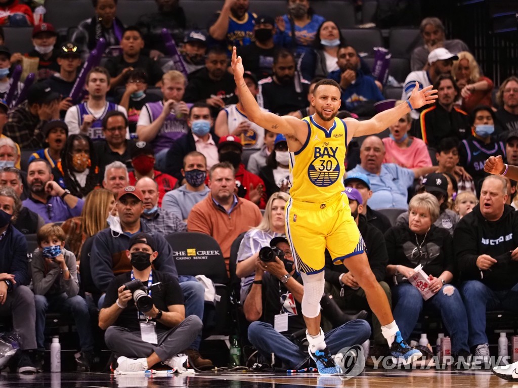 '앤서니 28득점' NBA 레이커스, 개막 2연패 끊고 시즌 첫 승리