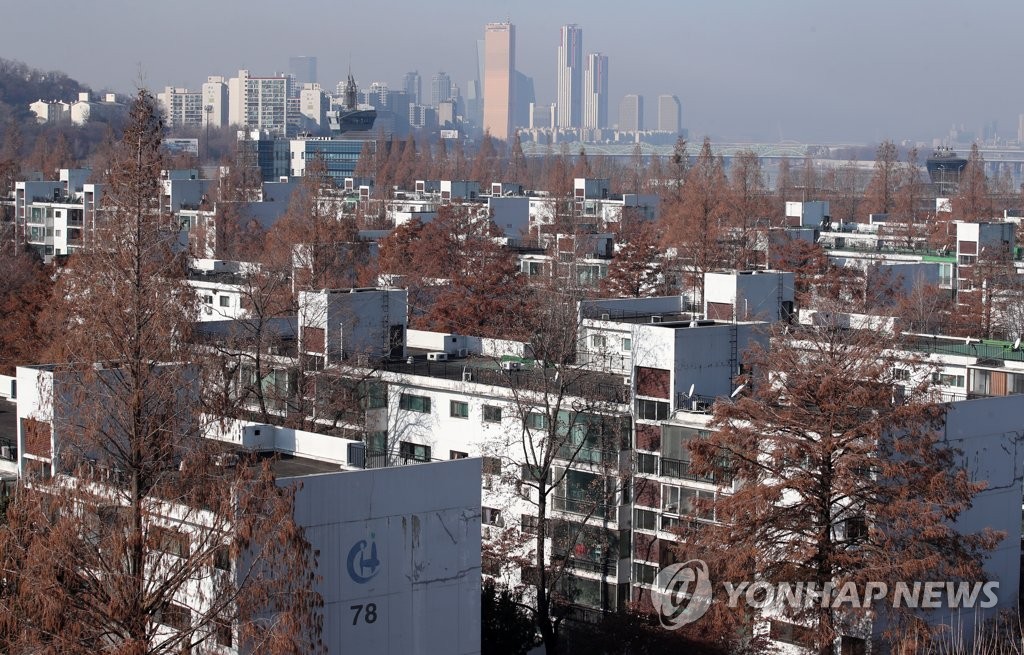 반포 재건축에 강제전학 위기…반포중 학부모들 비대위 반발