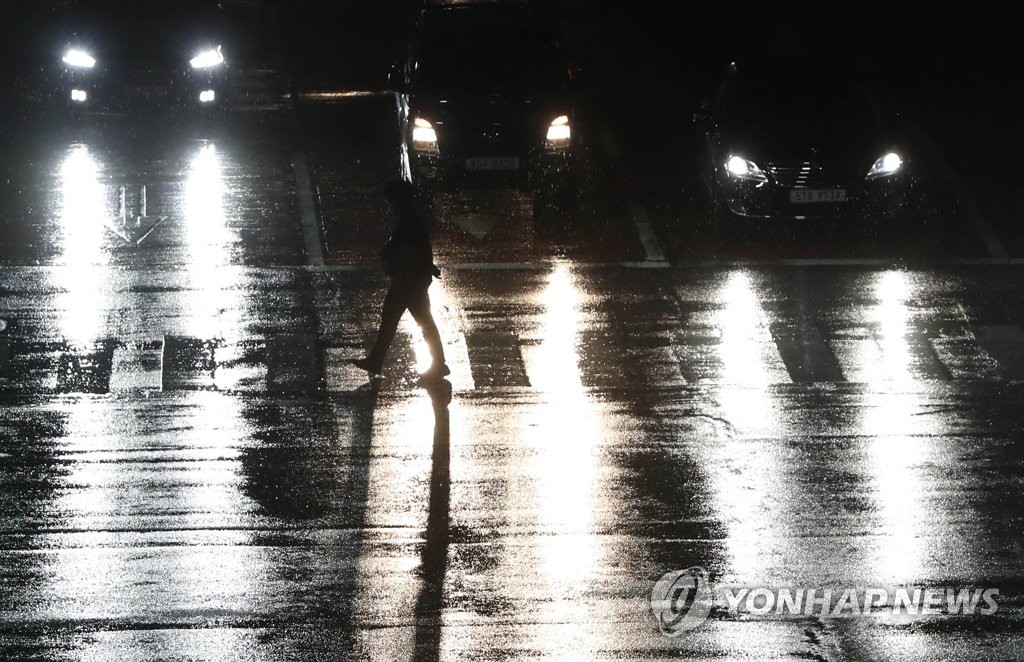 [내일날씨] '가을비' 계속…중부지방 아침부터 차차 그쳐