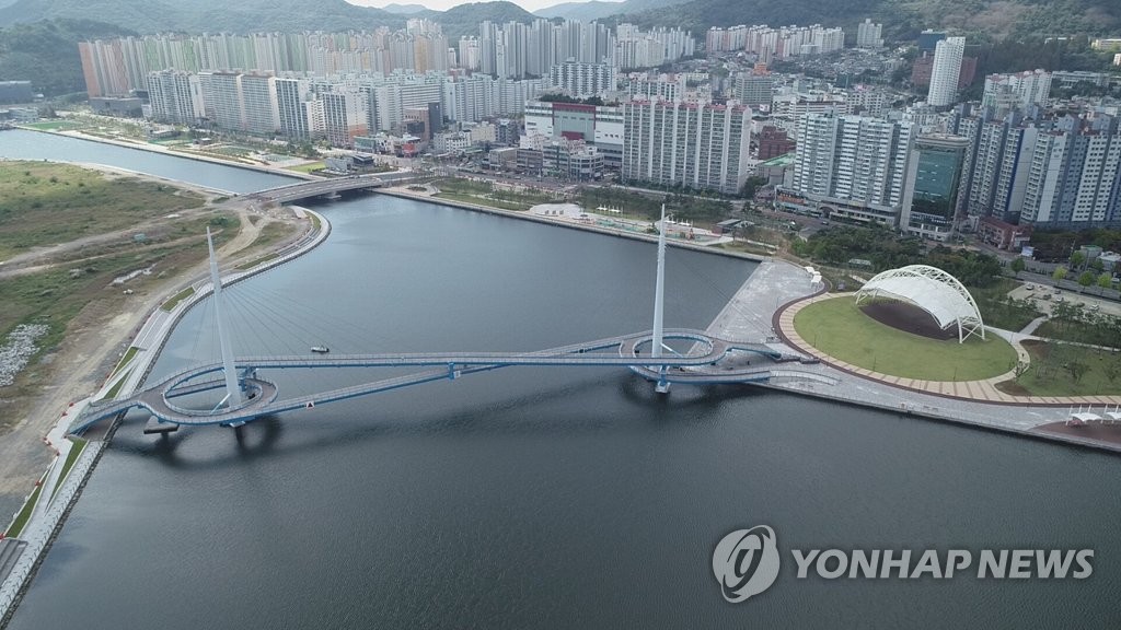 낡은 항만이 공원으로…마산항 서항지구 친수공간 8일 개방