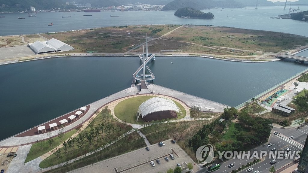 낡은 항만이 공원으로…마산항 서항지구 친수공간 8일 개방