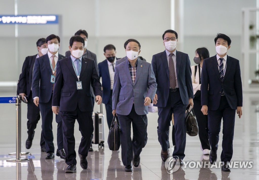 홍남기, G20 회의·한국경제설명회 참석차 28일 출국