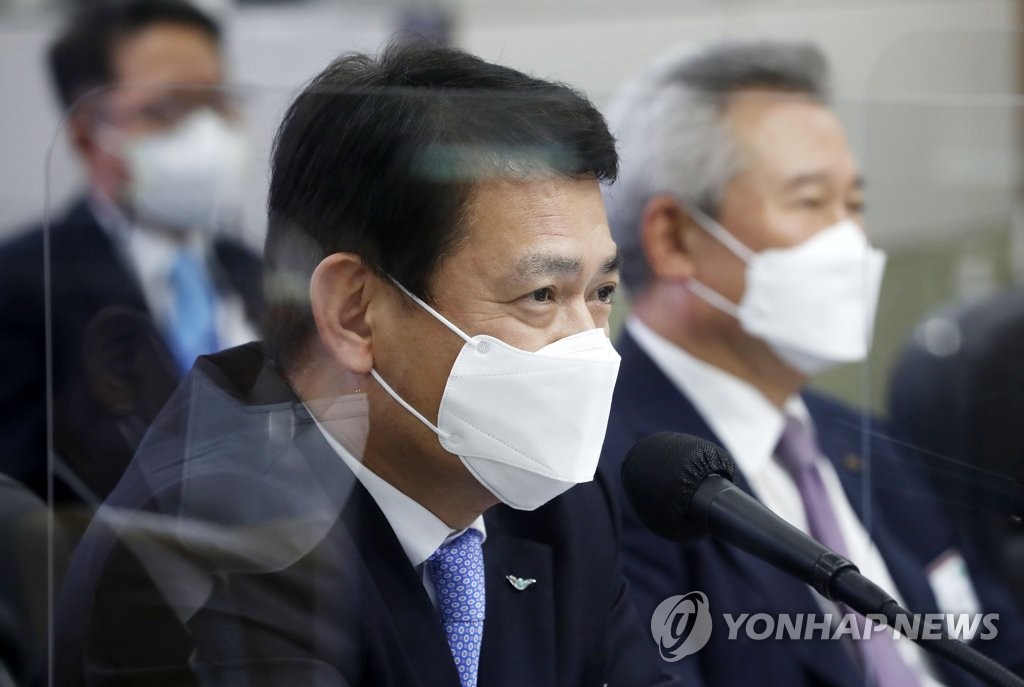 '낙하산 논란' 인천공항 사장 "24시간 공항에 붙어 있어야 하나"