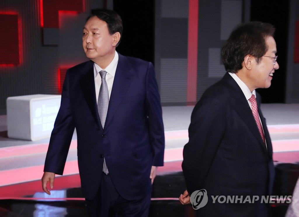 洪 "이재명과 도덕성 피장파장" 尹 "이게 검증이니 국어 오염"