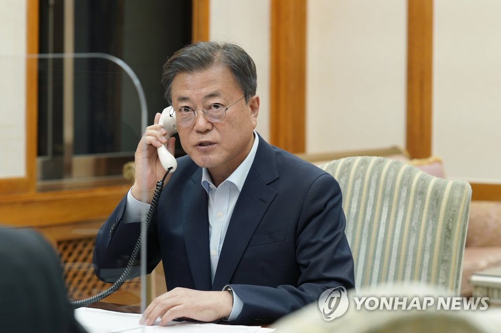 문대통령 "한일 청구권협정 법적해석 차이…외교해법 찾아야"(종합)