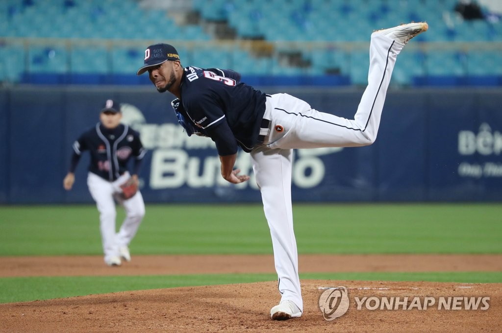 SSG 최정 개인 통산 400홈런 폭발…두산 미란다 시즌 221탈삼진(종합)