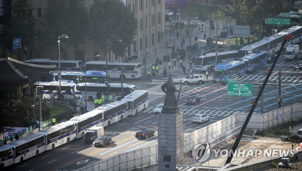 민주노총 총파업 긴장감…서울 도심 곳곳 경찰 차벽