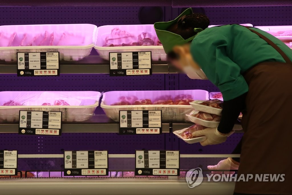 돼지고기부터 과일·수산물까지…신선식품 수입가격 줄줄이 상승