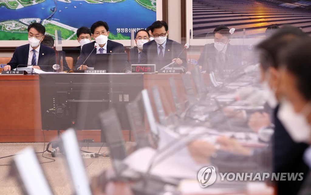 "정책실패로 집값 상승" vs "오세훈 서울시, 뉴타운2 우려"