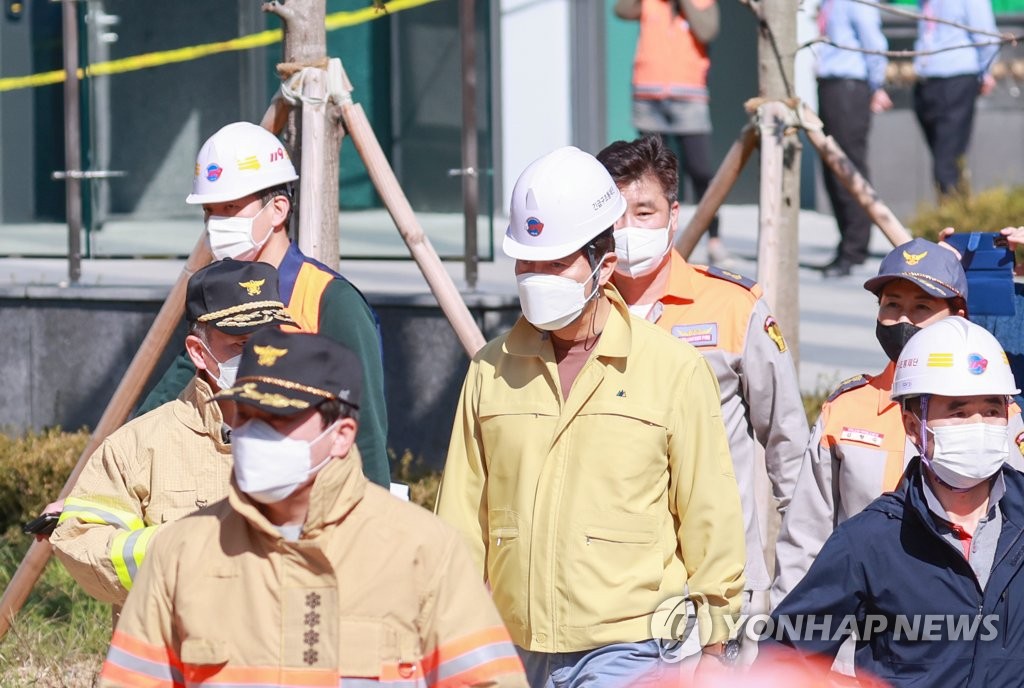 이산화탄소 용기 123병 누출…"화재경보기 스위치 눌려 있었다"(종합)