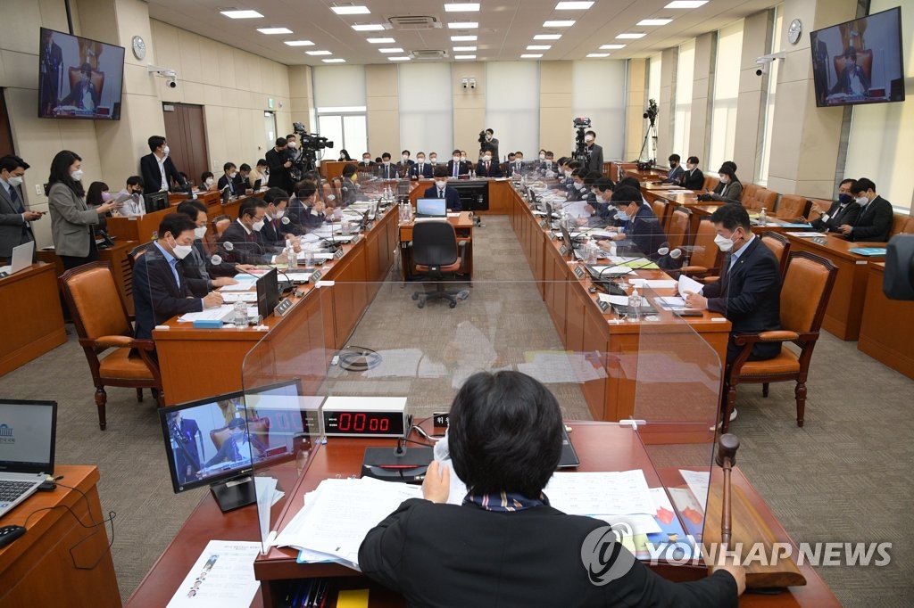 이재명은 떠났지만…행안위 마지막 국감 달군 '위증논란'