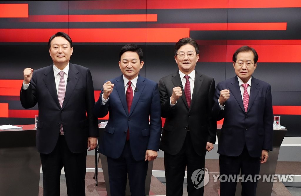 윤석열 "고발사주 의혹은 공작" 홍준표 "본인 수사만 정당한가"