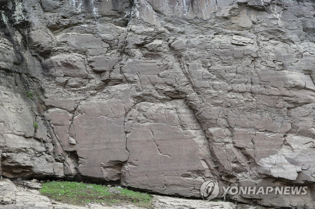 댐 수문 설치, 반구대 암각화 침수 문제 최종 해법 될까