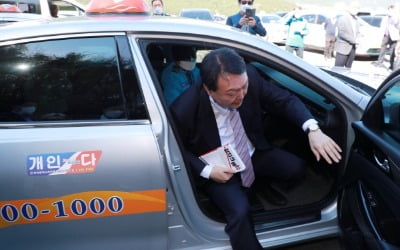 윤석열, 이번엔 '노마스크'로 택시 하차…연일 논란 어쩌나
