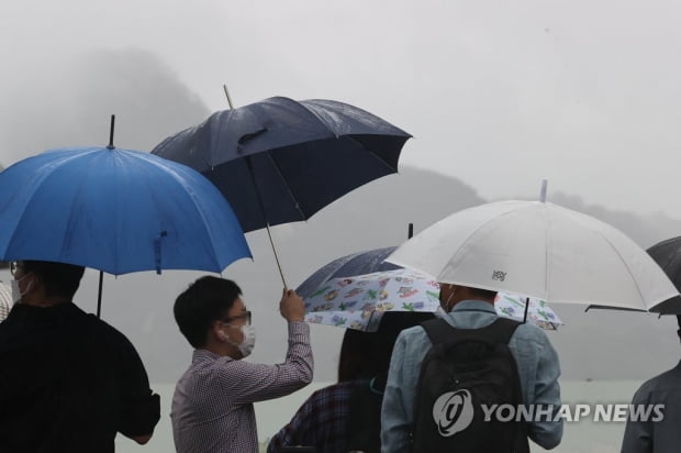 전국 흐리고 곳곳에 '가을비'…낮 최고 28도