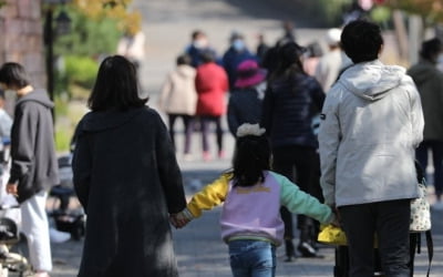 오늘 '일상회복' 공청회…내달 식당·카페 운영시간 제한 없앨듯