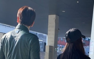 김태희·비 동네 데이트 포착, 연애 4년·결혼 4년에도 여전히 '달달'