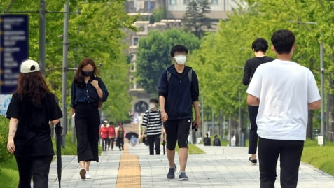 '한남'부터 '설거지'까지…혐오는 따라하기를 좋아한다 [노경목의 미래노트]