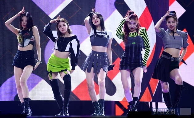 [포토] ITZY, '당당한 모습이 매력적이야'