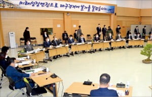 대구시와 국민의힘이 3일 대구시청에서 내년도 예산 확보와 현안 해결을 위한 예산정책간담회를 열었다. /대구시 제공 