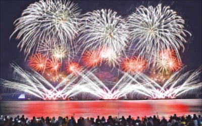 부산 전역서 희망의 불꽃축제, 내달 24일부터 8일간 열린다