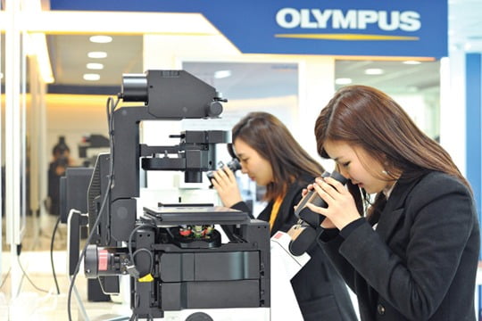 올림푸스의 반전…상폐 위기서 사상 최대 실적 쓴 비결 [이슬기의 주식오마카세]