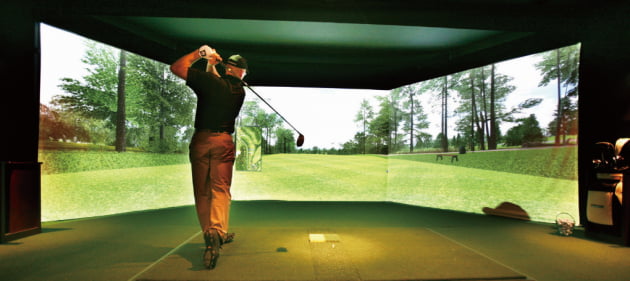 MZ세대의 선택을 받은 스크린골프장은 쉬운 접근성으로 골프에 대한 진입장벽을 낮췄다.