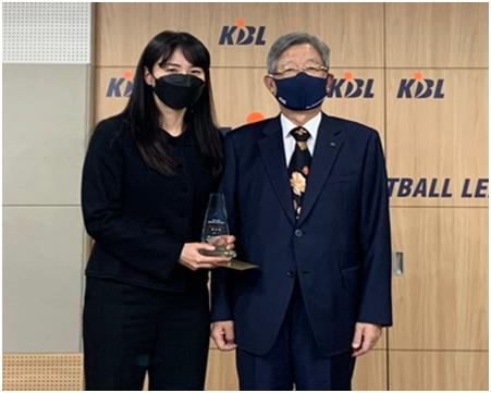 KBL 홍선희 심판, 프로농구 1라운드 심판상 수상